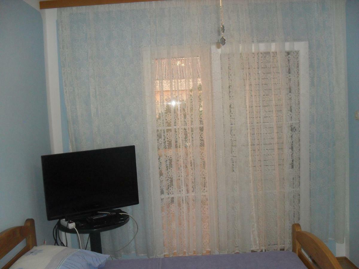 Apartment Zdenka Povljana Exterior photo