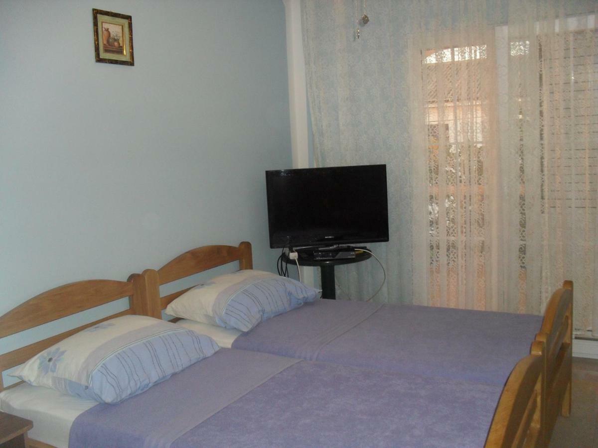 Apartment Zdenka Povljana Exterior photo
